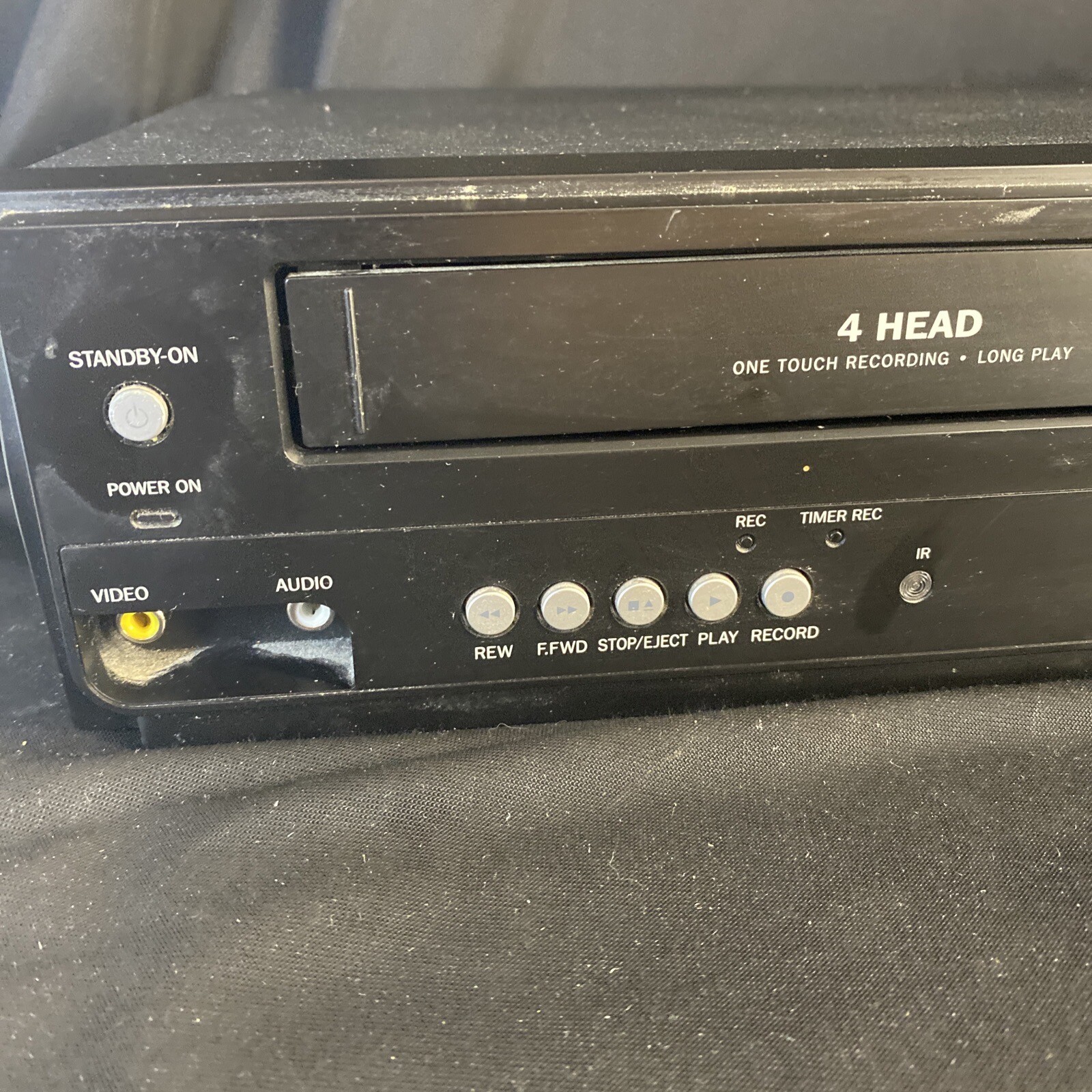 Magnavox DV220MW9 DVD Player VCR Recorder No Remote. Great Condition