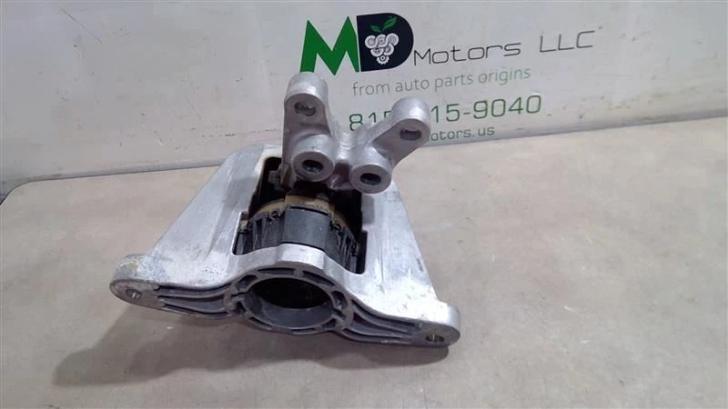 2018-2020 CHRYSLER PACIFICA ENGINE RIGHT FRAME MOUNT BRACKET 68224746AD - Image 4 of 4