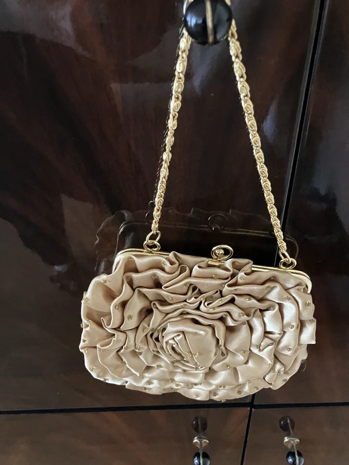 Beathifull Jovani Golden Open Shoulder Long Dress Size 14 For A Special occasio - Image 2 of 4