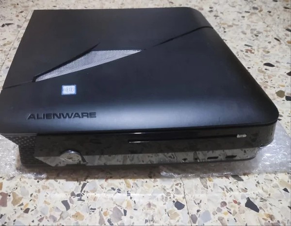 Alienware x51 R3 ,  i7-6700 , 16GB Ram , Gtx 960 2 GB , 500GB SSD , Wifi