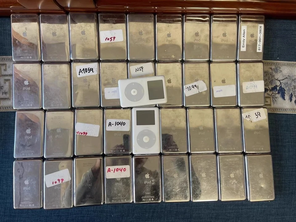 Used Apple iPod Classic photo 1st/2st/3th/4th - White Refurbished New Battery - Image 3 of 4