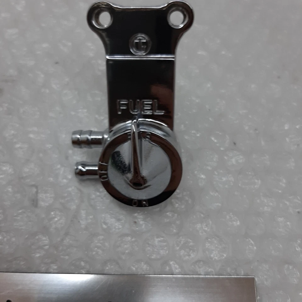 Conjunto de grifo de combustible Kawasaki OEM VULCAN 88 1500 VN1500 NUEVO 1987 - 1999 Foto 4 de 4