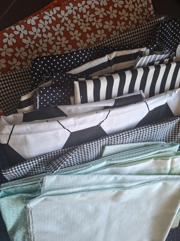 Stoffpaket Stoffe Stoffreste Konvolut ca. 7 kg bunte Muster-Baumwollstoffe - Bild 3 von 4