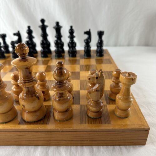 Vintage Chess Set Staunton Style Wood Folding Board Complete Carved Pieces Nice - Picture 11 of 21