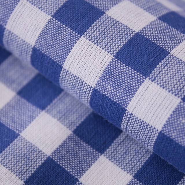 karierter stoff blau