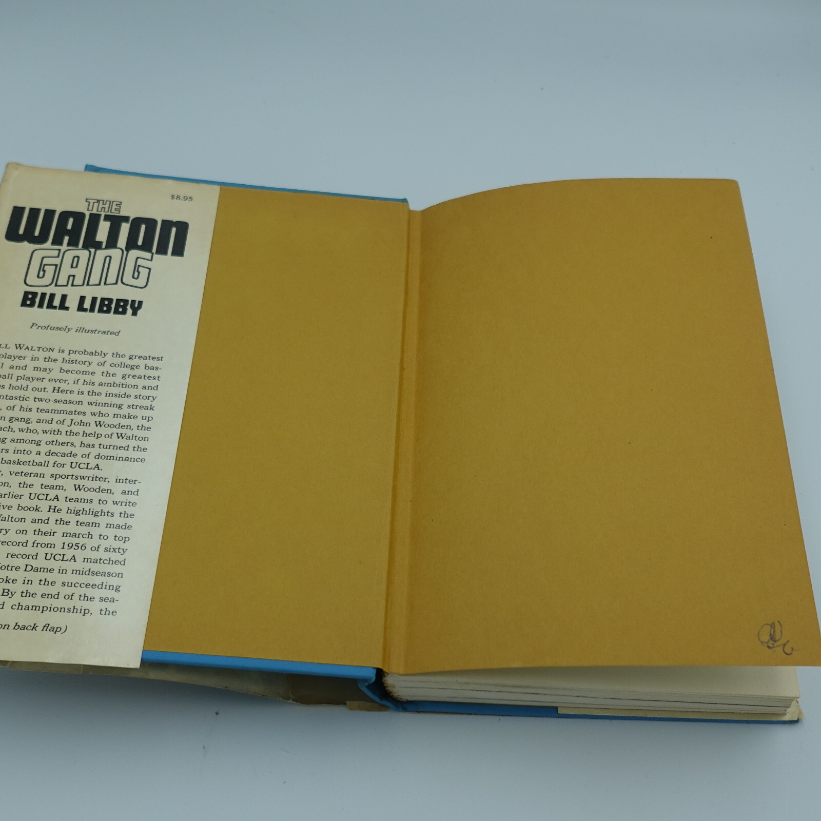 The Walton Gang  by Bill Libby  1974 Hardcover DJ Basketball UCLA College