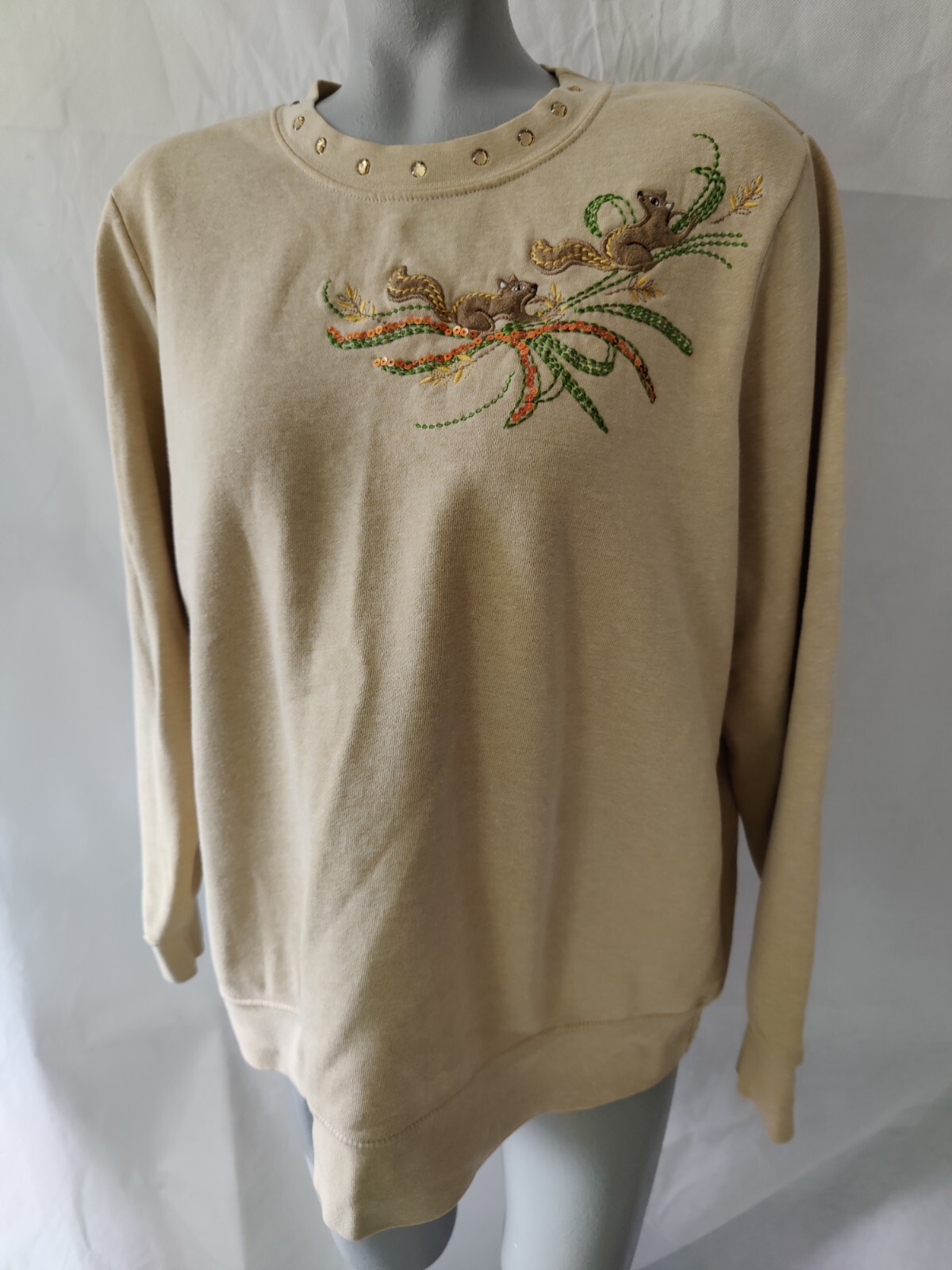 Basic Editions Tan Embroidered Squirrel's & Jewel… - image 2
