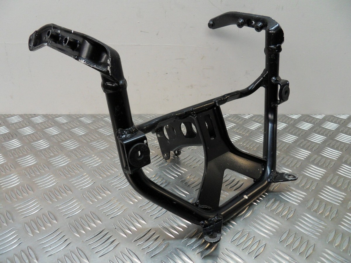 Suzuki GSXR 600 / 750 / 1000 Front clock headlight subframe