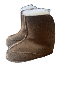 baby uggs size small