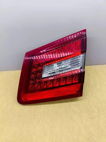 MERCEDES-BENZ E W211 Heckklappenleuchte rechts 2128201064 2.20 Diesel 33112936