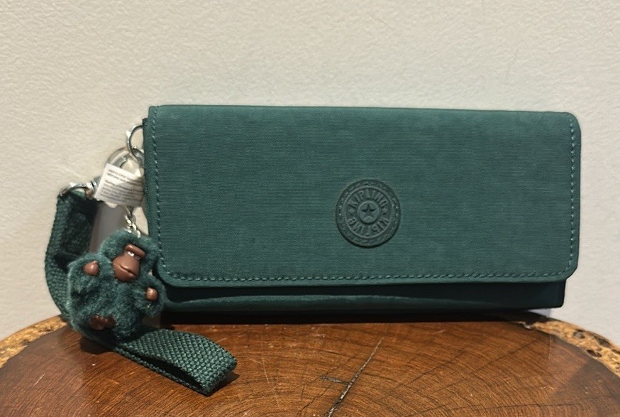 Kipling Green Wristlet Wallet with Keychain and Detachable Strap
