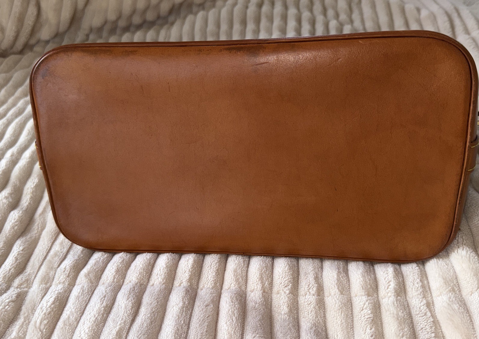Authentic Louis Vuitton Vintage Monogram Alma Handbag image 3