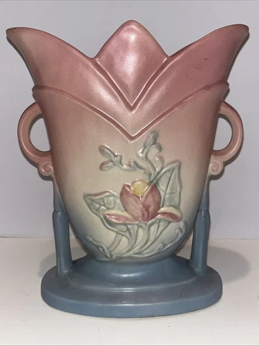 Vintage Hull Art Pottery A-7 Vase Magnolia Pattern 8 3/4”