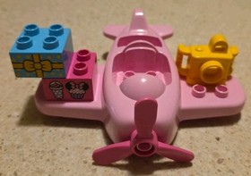 LEGO DUPLO - MINNIE'S CAFE' - 10830 - USED - VINTAGE - MISSING MINNIE