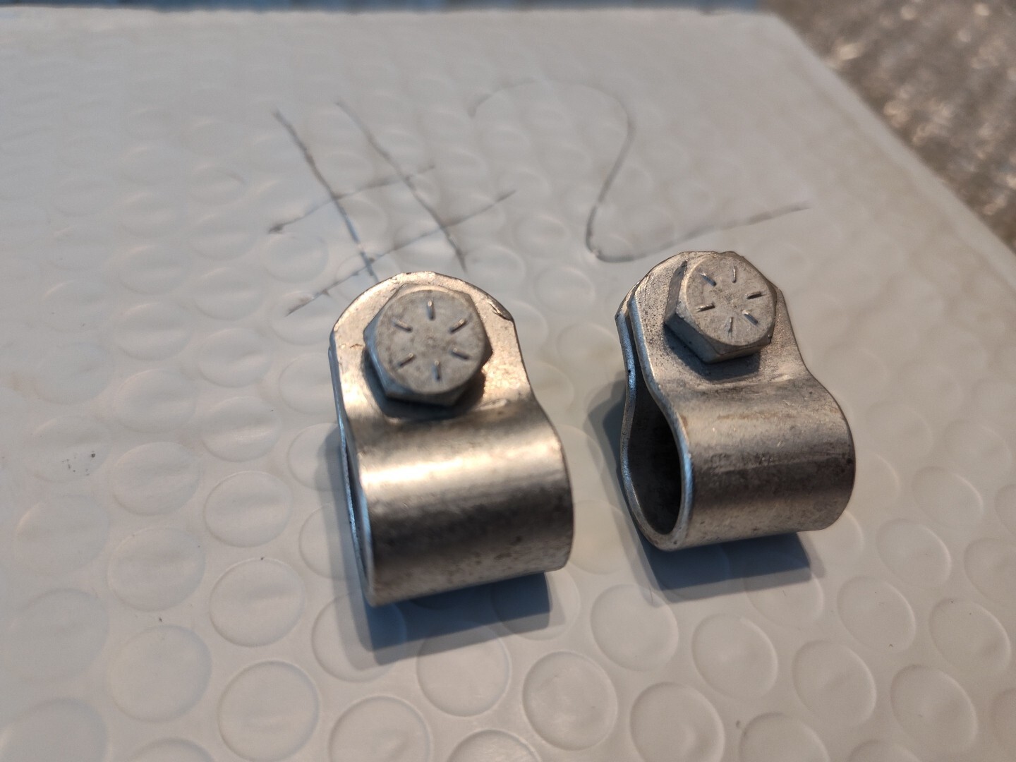 SCHWINN STINGRAY FASTBACK 5 SPEED SISSY BAR CLAMPS WITH S BOLTS GREAT