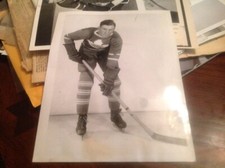 NICK METZ 1940 TORONTO MAPLE LEAFS NHL HOCKEY ALEXANDRA STUDIO PHOTO TOROS
