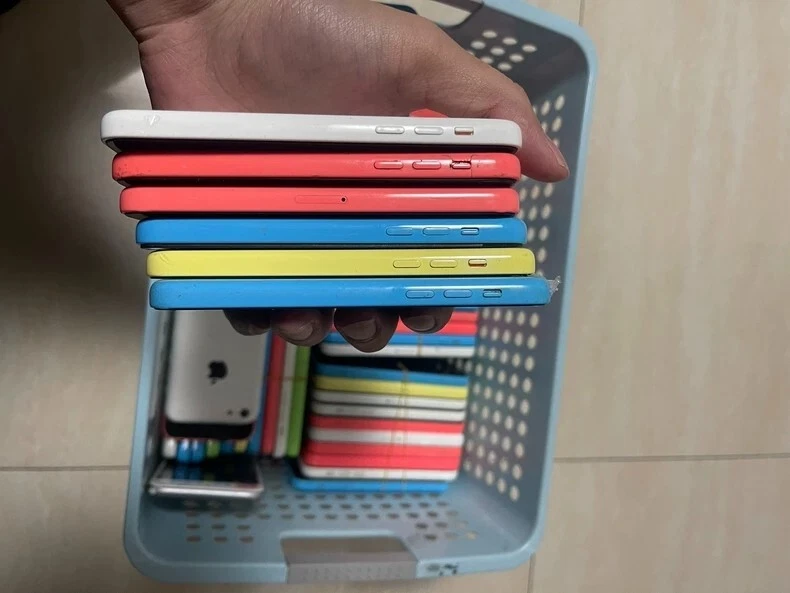 TEST , GOOD , Apple iPhone 5c 8GB 16GB 32GB Unlocked 4G iOS 10 mobile phone - Image 4 of 4