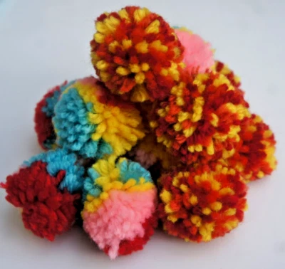 GOOD GIRL CATNIP CAT WOOL POM POM BALLS WOOLY SOFT TOYS FOR CATS & KITTENS X 3