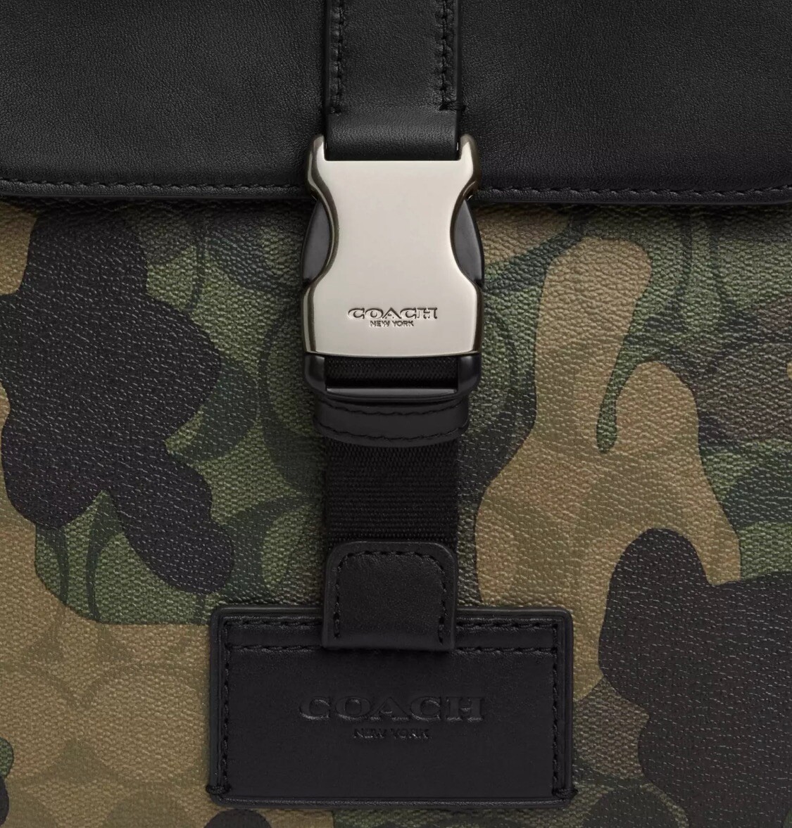 ?NWT COACH Track Pack In Signature Canvas With Camo Print  display picture 1