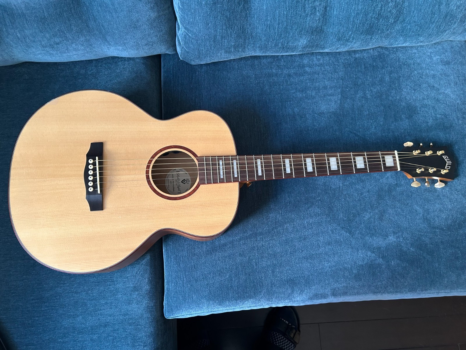 Guild Jumbo Junior Reserve Flamed Maple Acoustic-Electric Guitar Natural