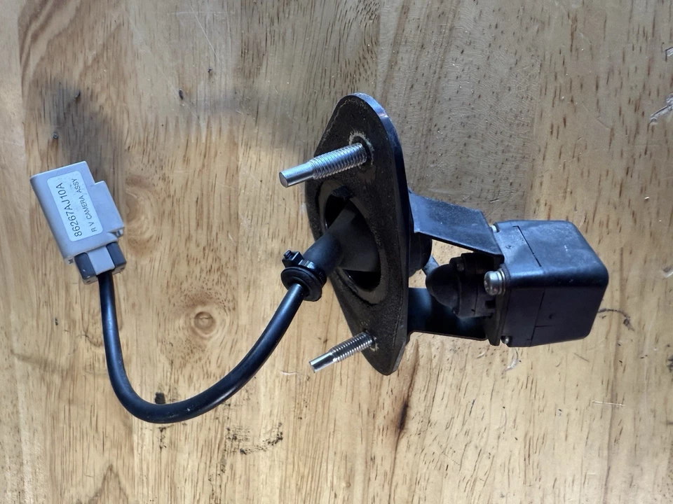 2010-2014 Suabru Outback Oem Back Up Camera Rear View Camera W/ Cable OEM - Image 2 of 3