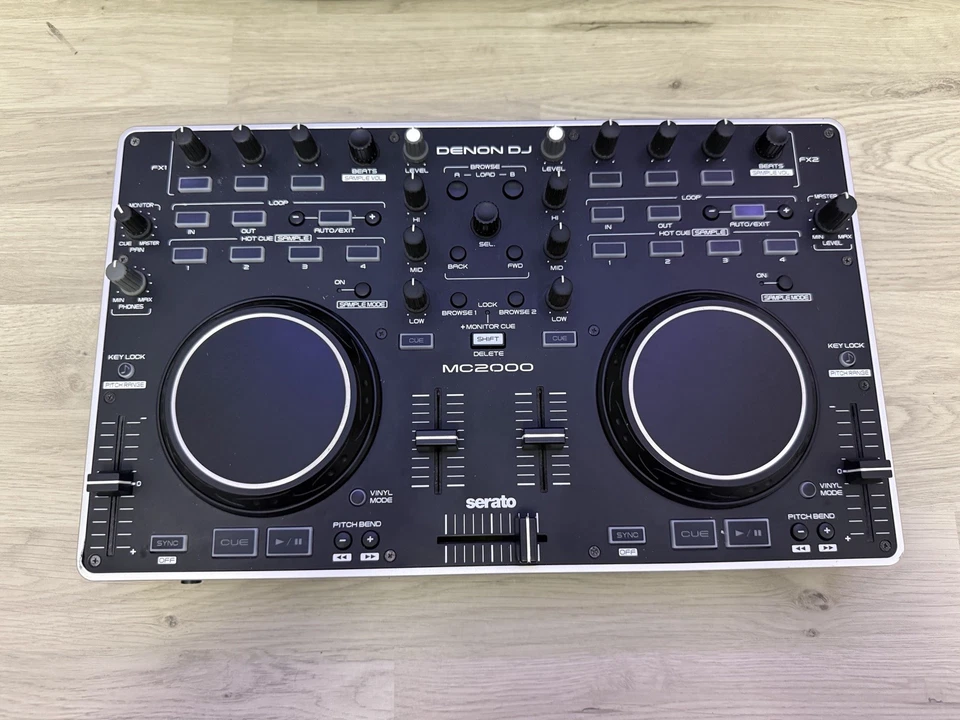 Denon DJ MC2000 DJ Controller HQ Audio Interface Mixer inkl. Flight Bag FB2000 - Bild 2 von 4