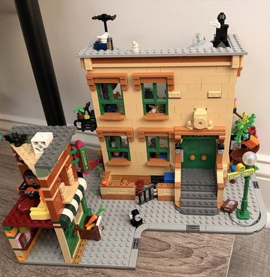Lego Ideas 123 Sesame Street (21324) AS- IS