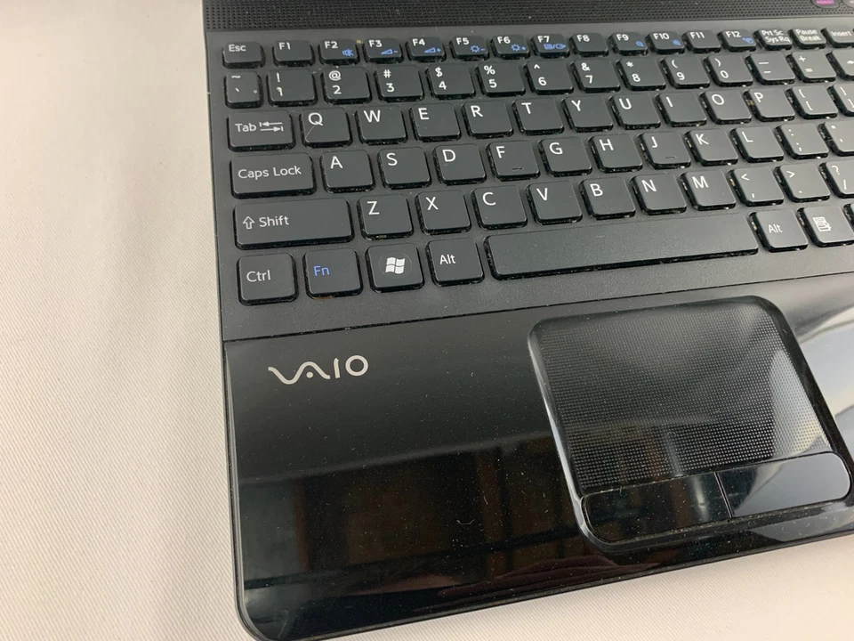 Portátil Sony VAIO PCG-71314L para piezas/reparaciones, enciende pantalla agrietada, sin disco duro Foto 4 de 4