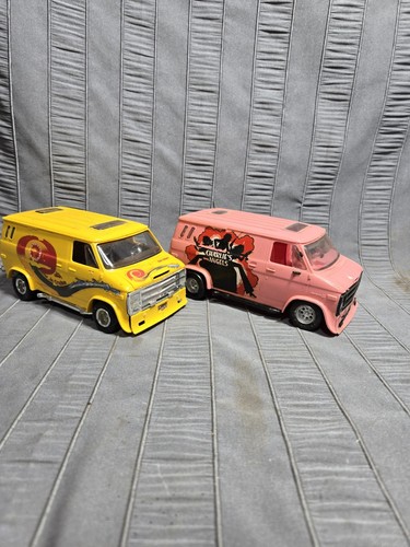 Revell Charlie’s Angels Pink Car Craft Yellow Chevy Van built model 1/25 McM