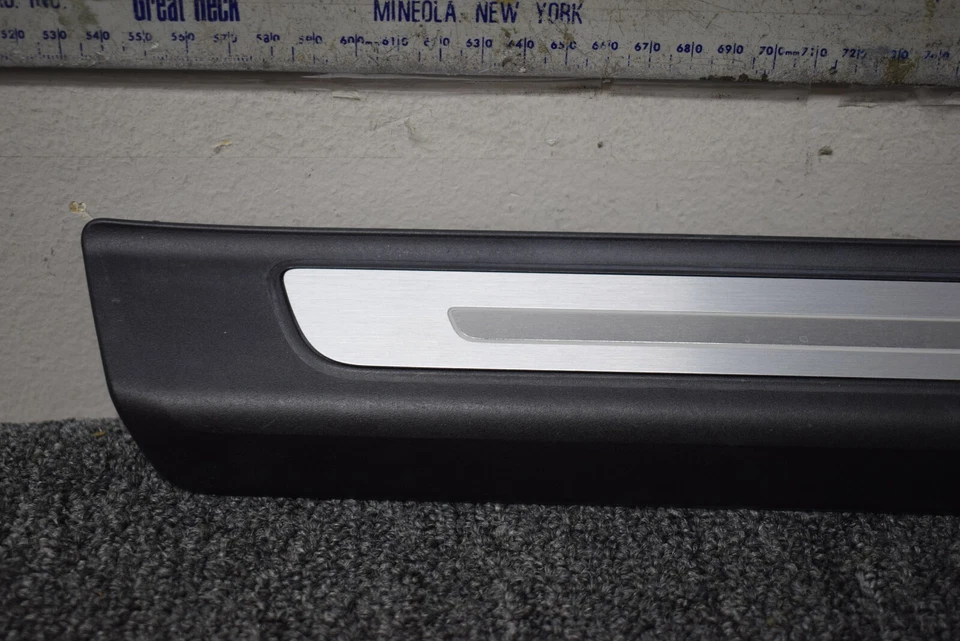 Audi Q7 2017-2019 placa de moldura de puerta OEM de fábrica Foto 2 de 4