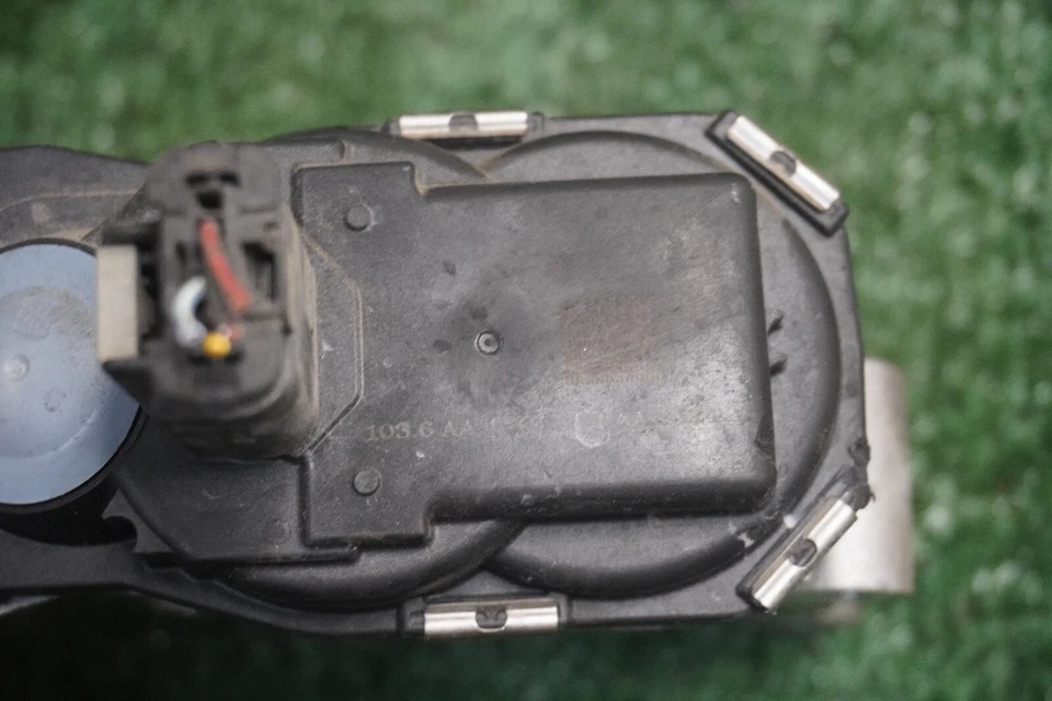 Chevrolet Cruze 2016 1,4 L carrocería del acelerador fabricante original 111 k millas 55565489 Foto 4 de 4