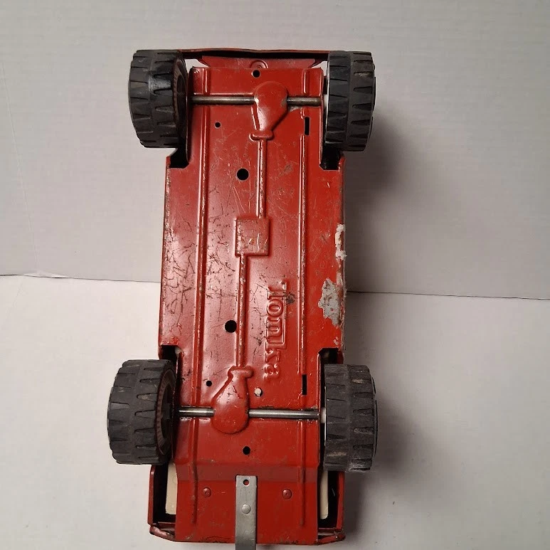 Винтажная красная прессованная стальная игрушка Tonka Jeepster Runabout 1970-е XR-101 - Изображение 3 из 4