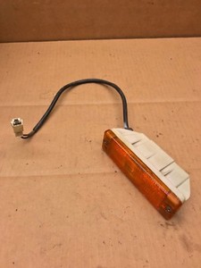 VW Golf Caddy MK1 Vorne Stoßstange Blinker Glühbirne Halter Licht Zkw 171953155E