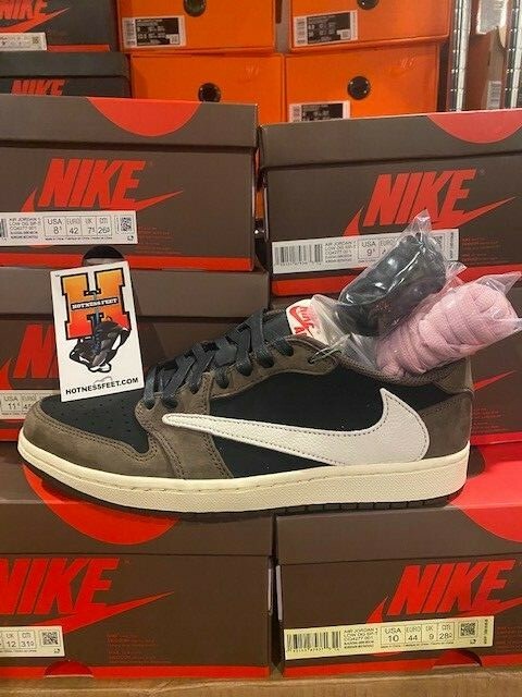 travis scott size 7
