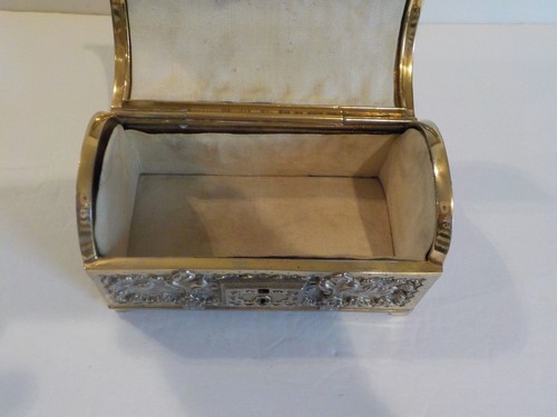 German Embossed Silver Jewelry Casket, Georg Leykauf, Germany - Picture 5 of 11