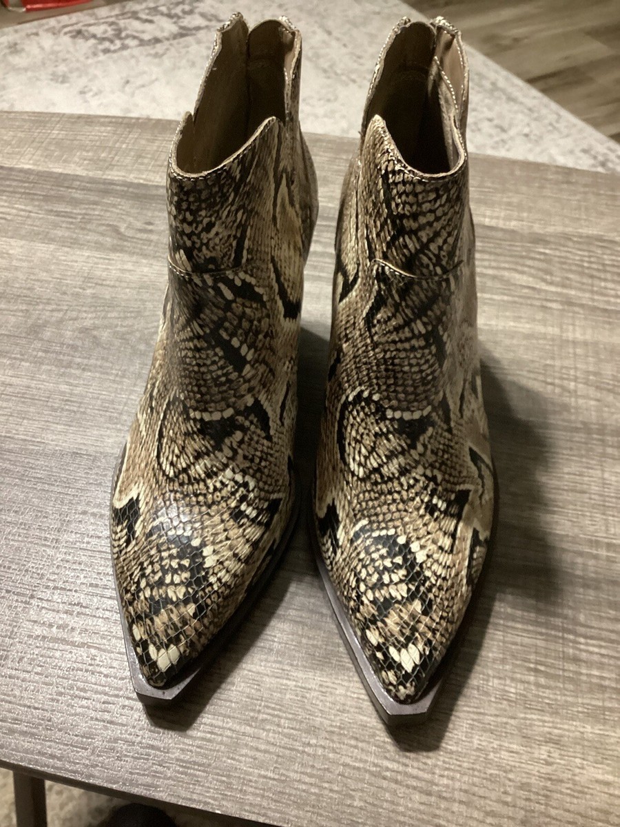 Vince Camuto Women display picture 2