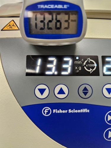 Fisher Scientific accuSpin Micro 17R IVD centrifuge w/ 24 place rotor - DOM 2015 - Picture 9 of 12