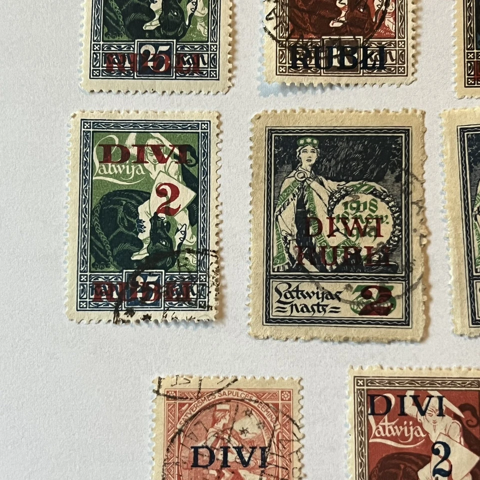 РЕДКАЯ КОЛЛЕКЦИЯ МАРОК ЛАТВИИ DIVI DIWI С НАДПЕЧАТКОЙ ЛОТ ИЗ 8 - Изображение 4 из 4