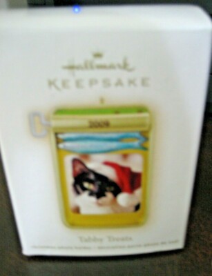 HALLMARK KEEPSAKE ORNAMENT - 1999 ''TABBY TREATS'' FOR CATS PICTURE, ETC.  NEW IN 