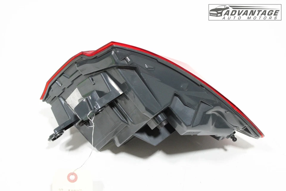 BMW 320I XDRIVE 2016-2018 LUZ TRASERA IZQUIERDA EXTERIOR LUZ TRASERA LED OEM Foto 3 de 4