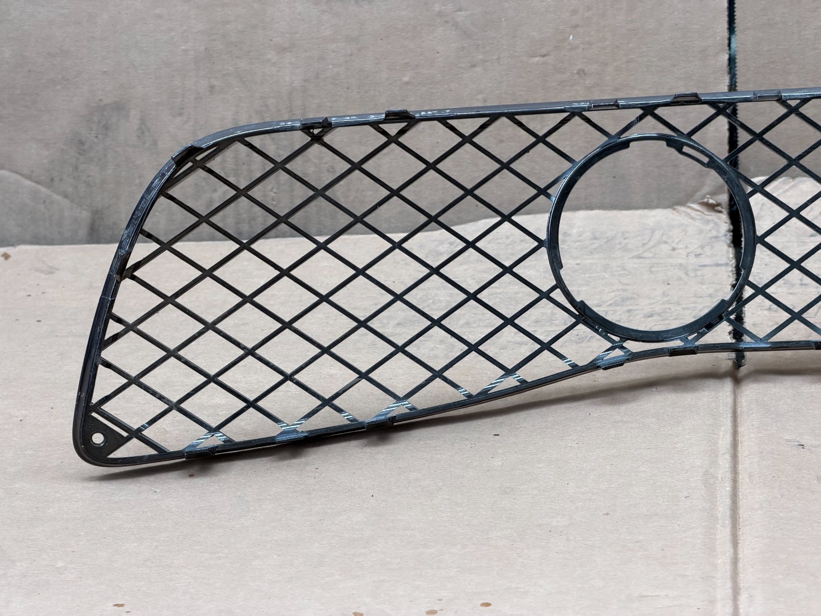 06 - 12 BENTLEY CONTINENTAL FLYING SPUR FRONT BUMPER LOWER GRILLE 3W5807667F OEM