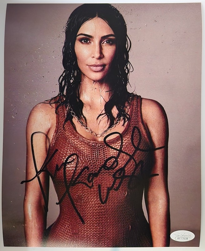 Kim Kardashian Signed 8x10 Authentic  Photo - Autograph with Tamper Proof JSA