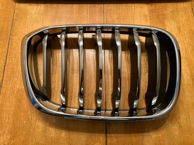 NEW OEM BMW X3 G01 G02 G08 X3 18D TX11 TX12 GRILLE FRONT RIGHT 51137464932