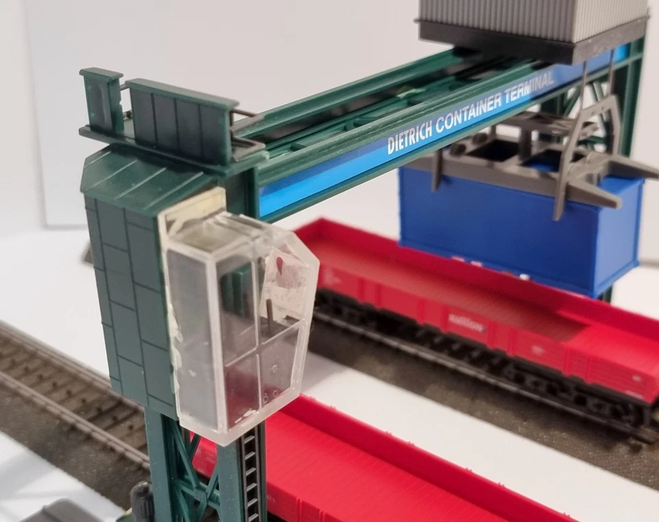 Märklin H0 Digital Rangierlok + 3 Niederbordwagen aus Set 29260 + Containerkran - Bild 3 von 4