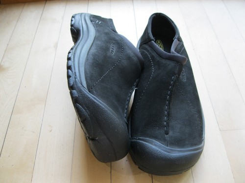 Keen Kaci Leather Slip On Insulated Comfort Winter Slide Clogs Black Women 12