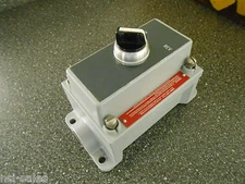   ALLEN BRADLEY 800-1HZX7, WITH 800H-HP2KB #C TWO POSITION SWITCH