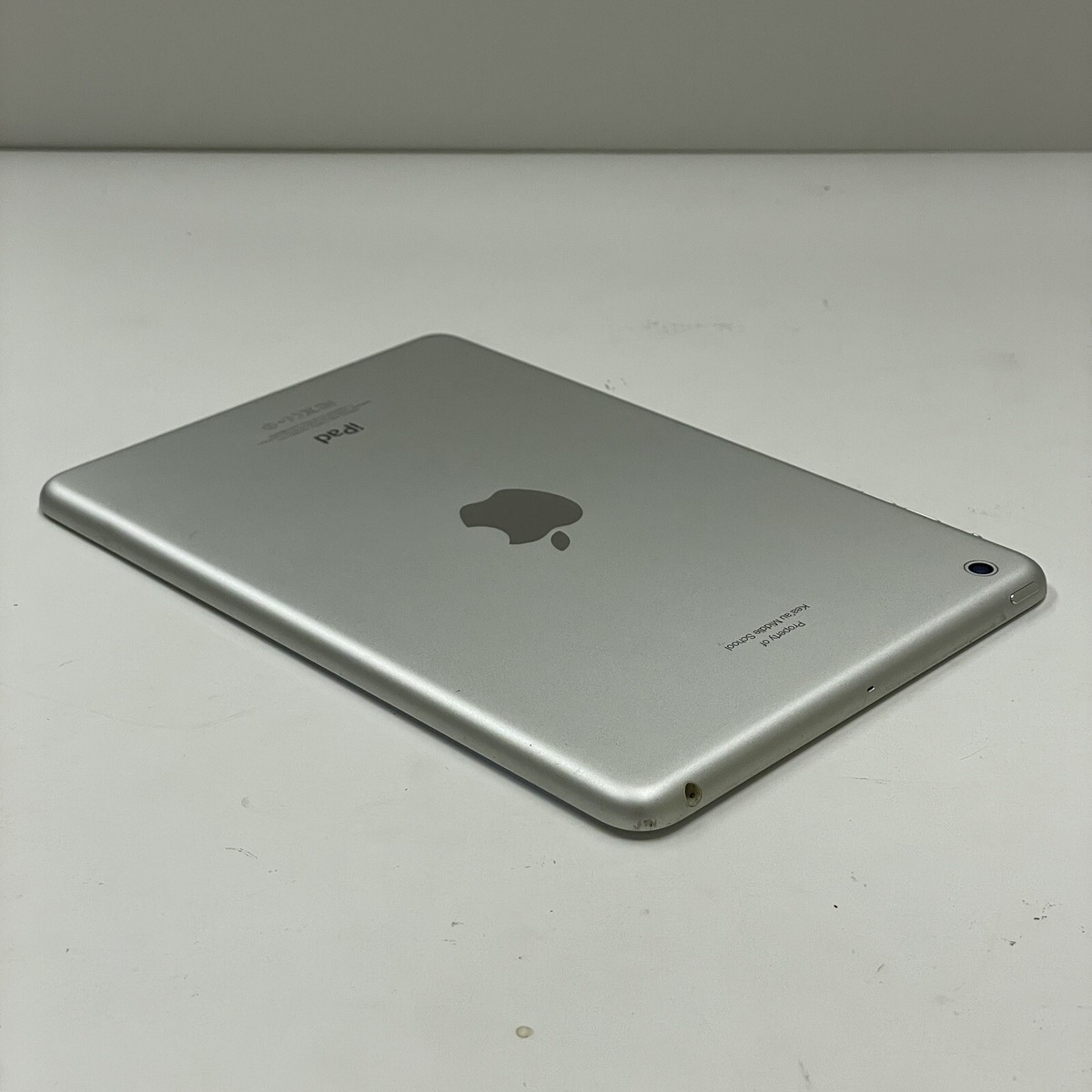Apple iPad mini3 16GB シルバー Apple iPad mini 3 16GB, Wi-Fi, 7.9in - Silver ** Excellent