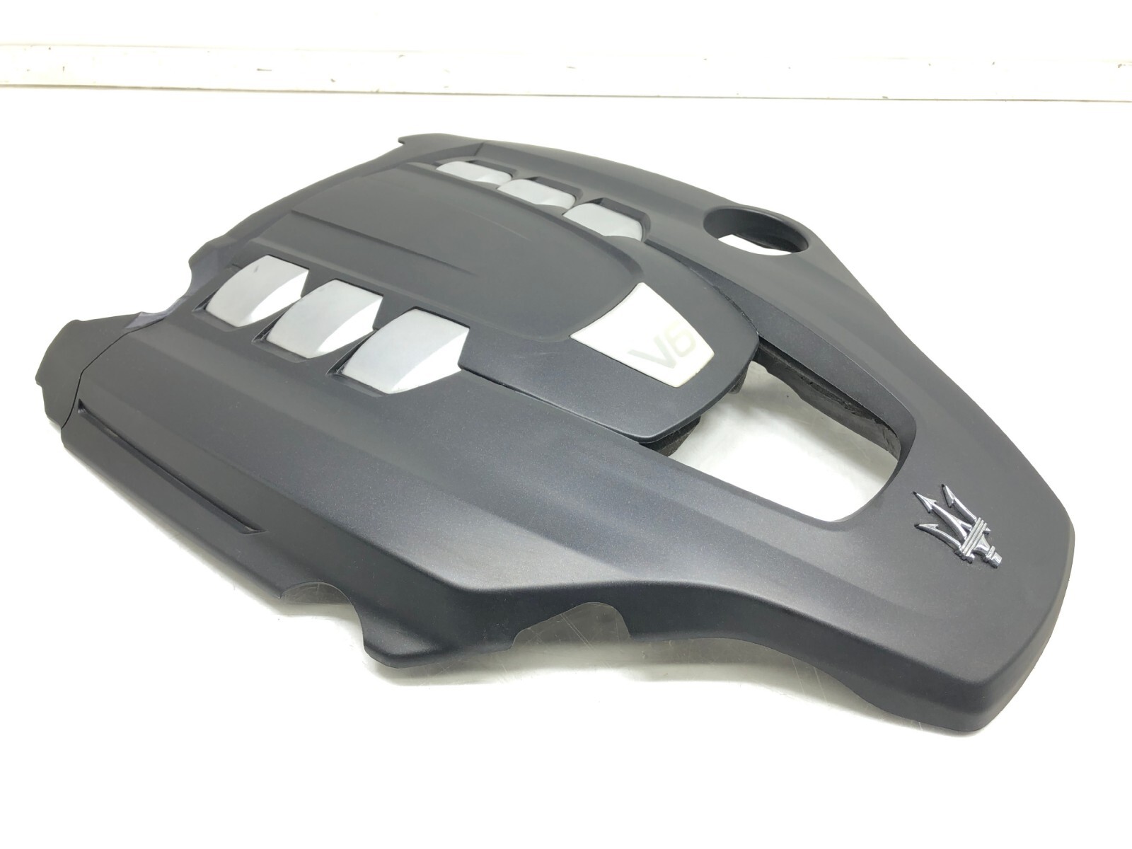 2014-2017 MASERATI GHIBLI 3.0L V6 ENGINE COVER SHIELD PANEL OEM.