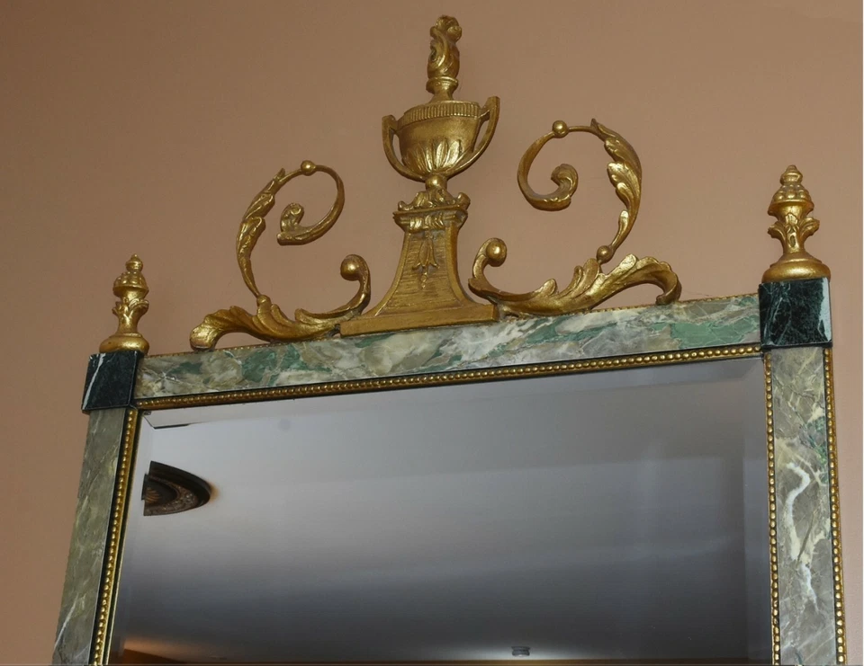 Friedman Bros. Contemp镀金和人造大理石装饰带骨灰盒尖顶和卷轴顶峰 — 第 2/4 张图片