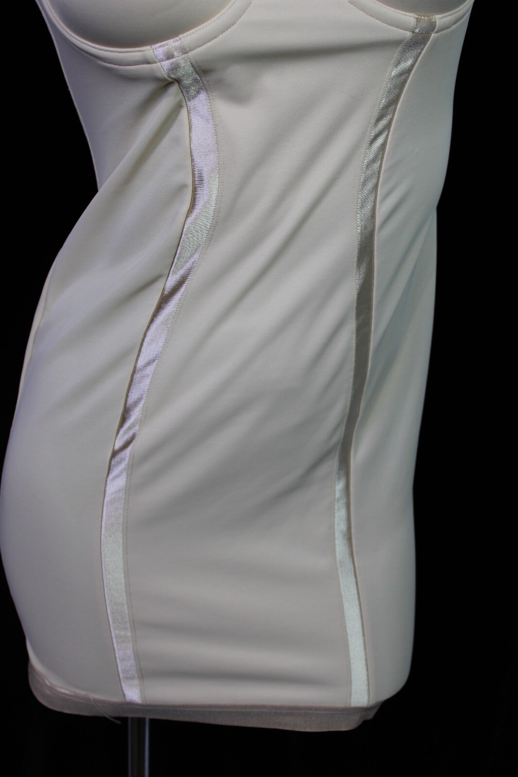 Maidenform 2304 Nude Convertible Full Slip Easy Up Fi… Gem